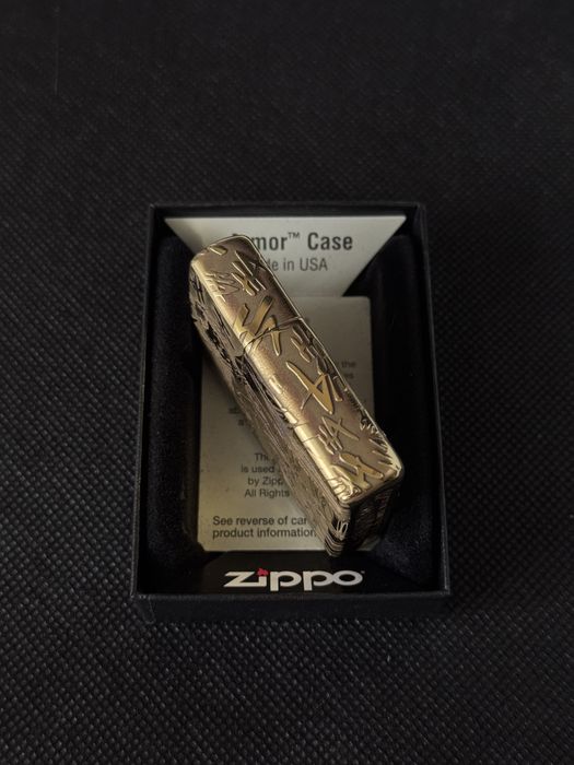 Нова оригінальна запальничка Zippo Joker Armor