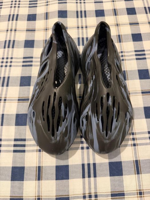 Adidas foam em muito bom estado