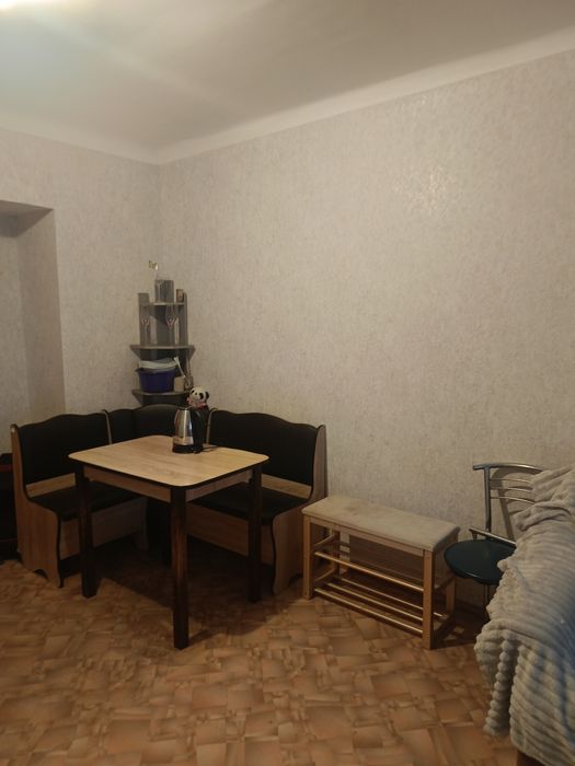 Оренда кімнати в гуртожитку у центрі