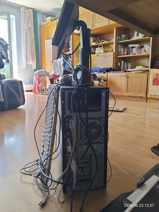 komputer monitor pad głośniki klawiatura myszka kable Win XP Pro SP2 Pudełka