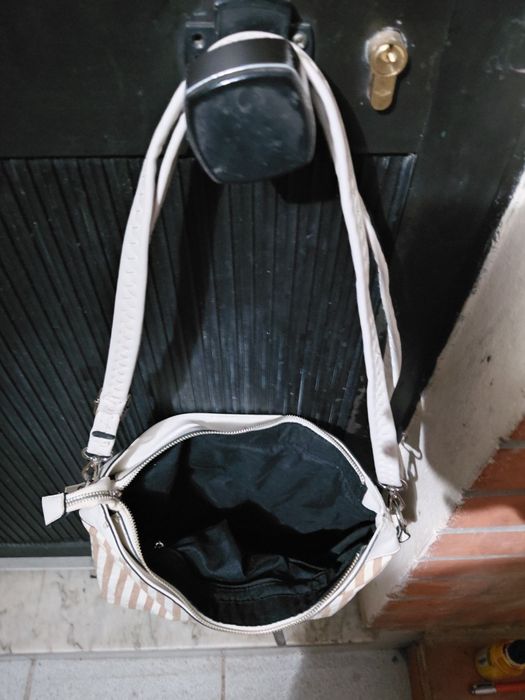 Mala de senhora em bom estado geral 4€