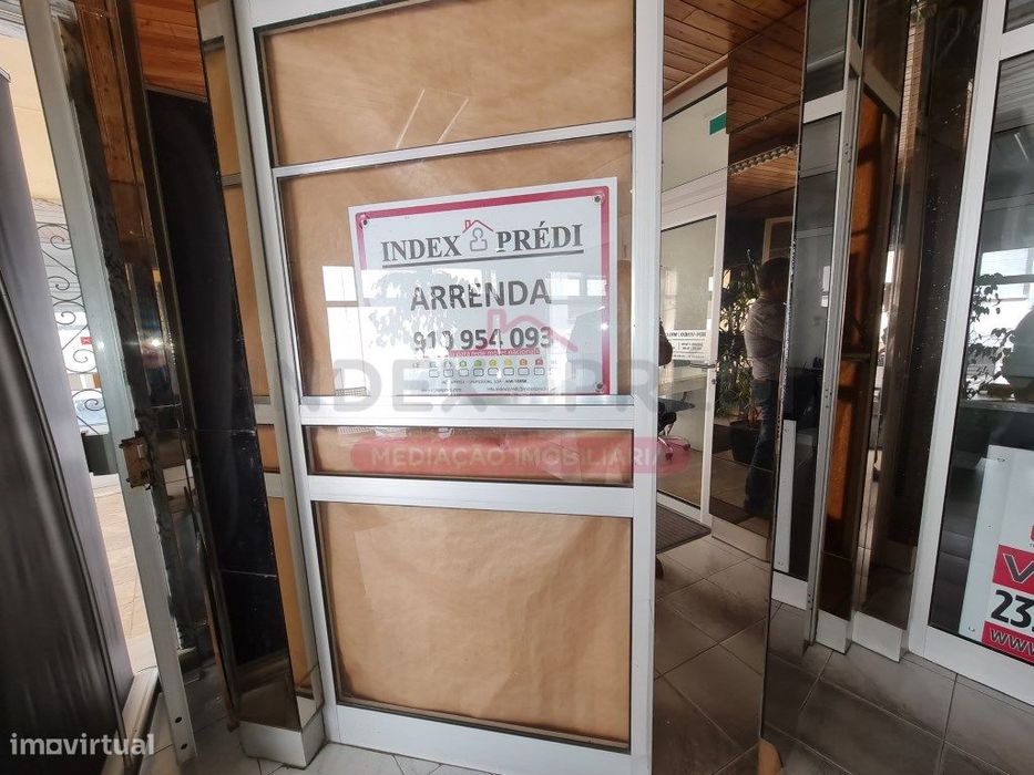 Loja Centro Comercial - F. Foz (disponível em Maio)