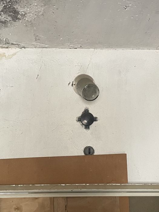 Продам   кирпичный гараж с  подвалом . Таирово "ШКОЛЬНЫЙ"  Радужный.