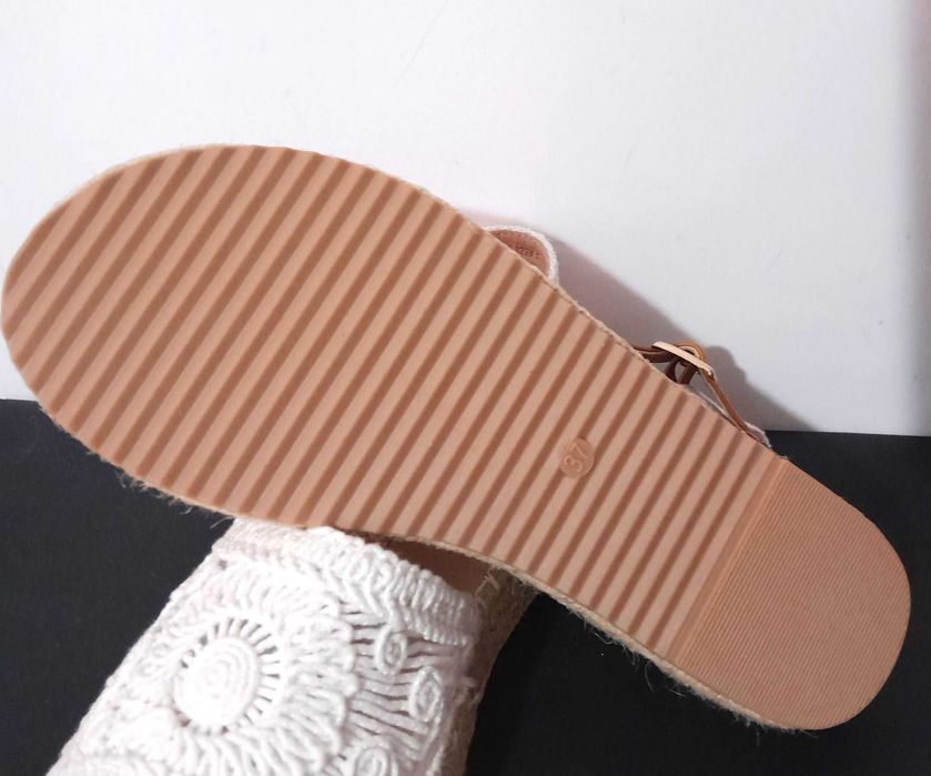 Sandálias brancas compensadas com efeito renda Deichmann T: 37 Novas