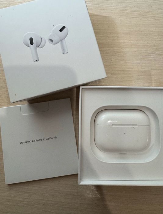 AirPods Pro , оригінал з рідним пакуванням + чохол в подарунок