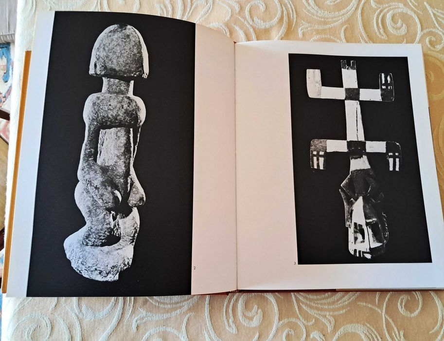 Ernesto Oliveira/Marie-Louise Bastin - Escultura Africana em Portugal