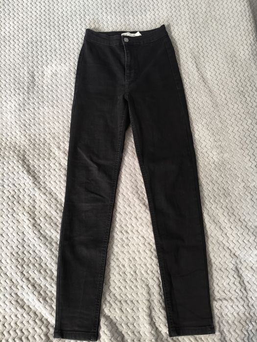 Czarne rurki skinny sinsay