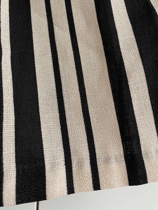 Nowa zara spodniczka mini czarno ecru rozmiar L