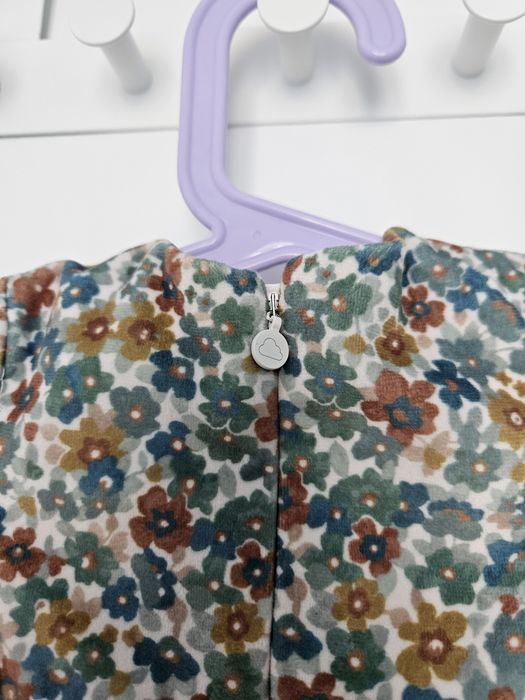 Welurowa sukienka w kwiaty Mayoral r. 65