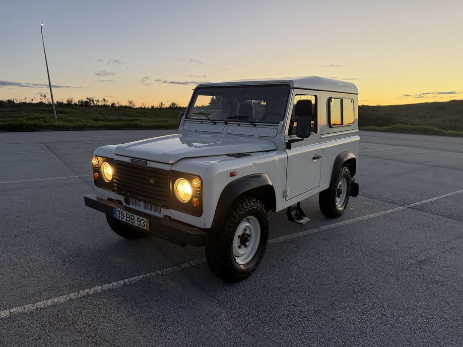 Land Rover Defender TD5 61000kms 2005 1 registo