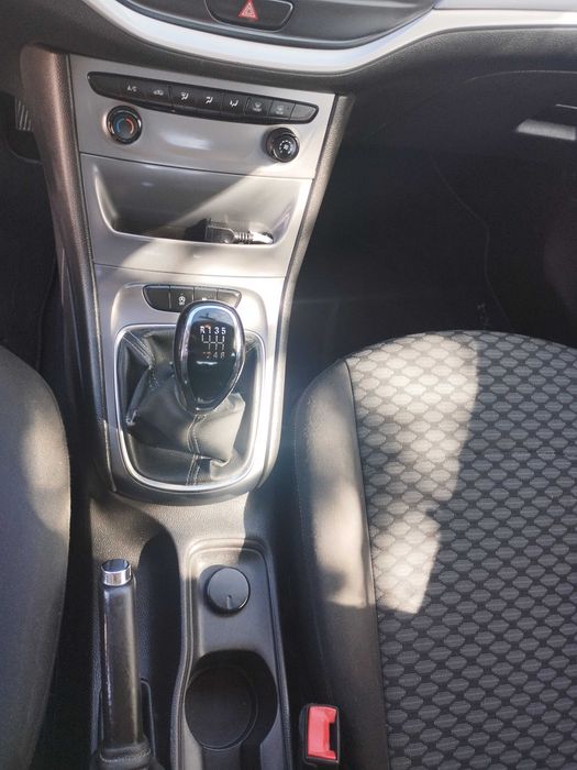 Opel Astra K ano 2018