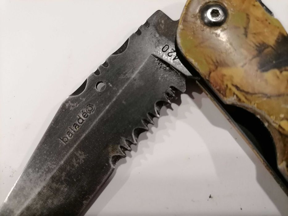 Faca de Caça Coleção da Marca "Baldéo" c/ Saca Rolhas, Cabo Sintético