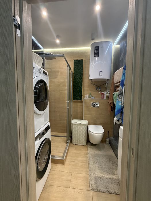 Від власника 2к + кухня-вітальня 80 м² | Новий ремонт