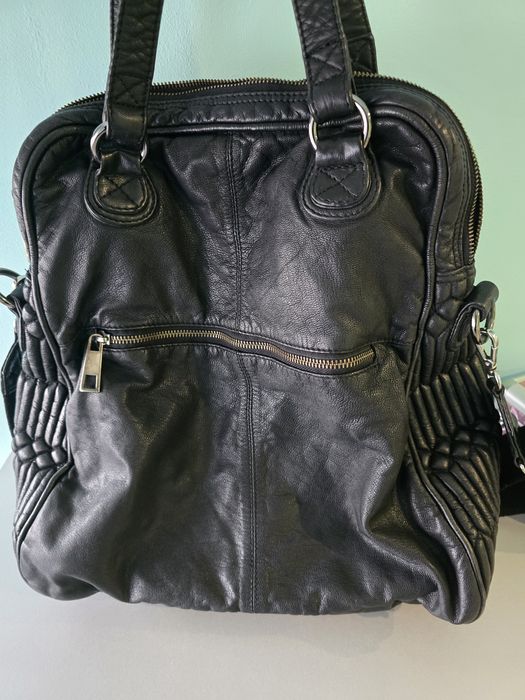 Шкіряна сумка чорна .