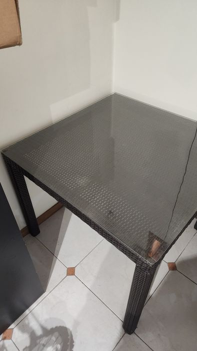 Mesa Exterior Rattan c/ Vidro 90x90 cm