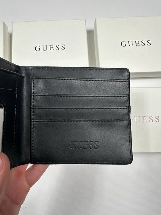 Гаманець Guess.