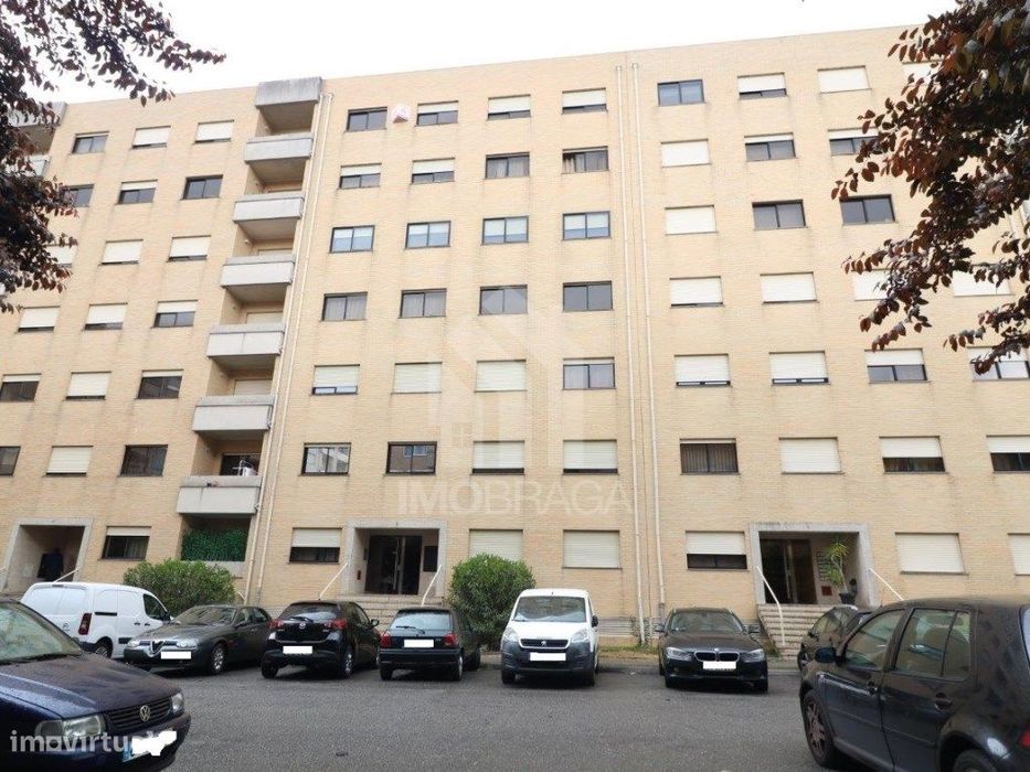 Venda Apartamento T2, em Lamaçães, Braga