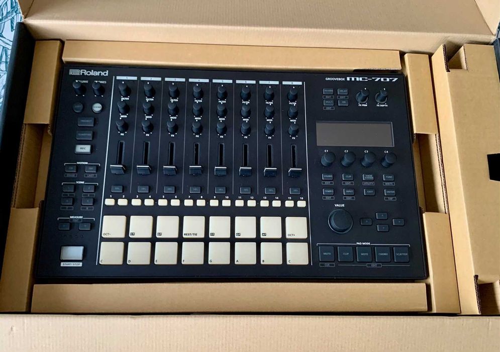 Roland Groovebox MC-707