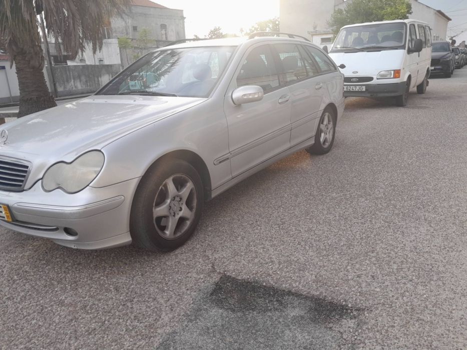 Mercedes 220C anos 2002