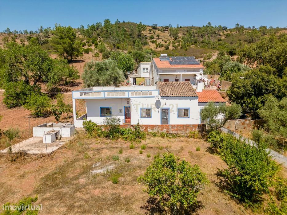 Moradia isolada com 4 quartos em Benafim