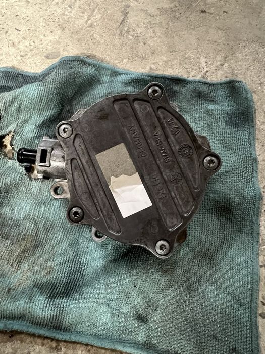 Вакуумний насос audi q7 оригінал б/у