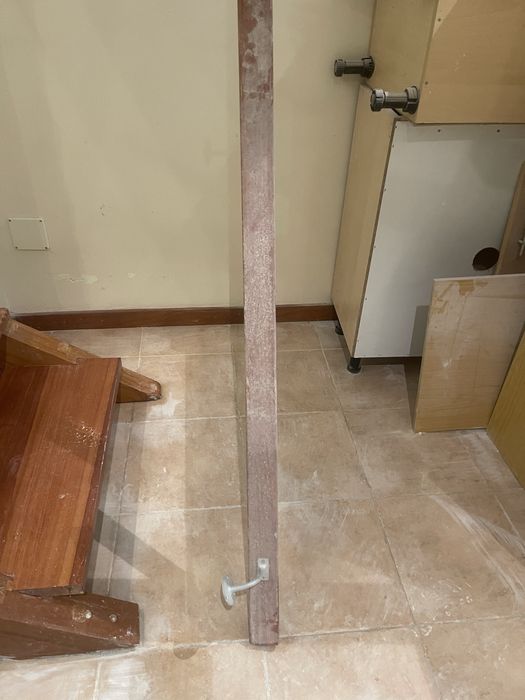 2 Corrimões  em madeira