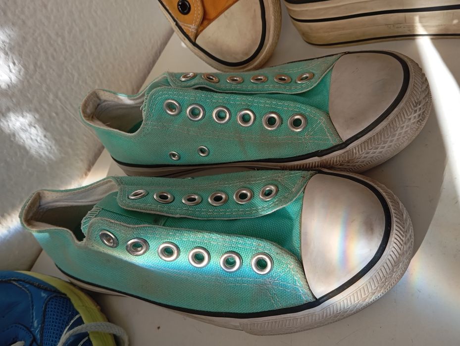 2 pares de. tênis 33
