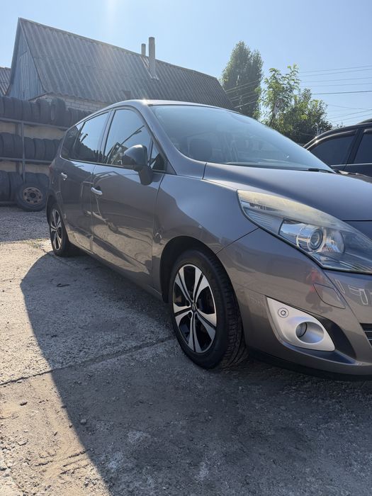 RENAULT  scenic  BASSE.