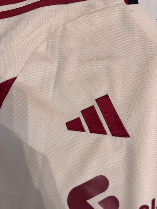 Equipamento Liverpool Salah 11