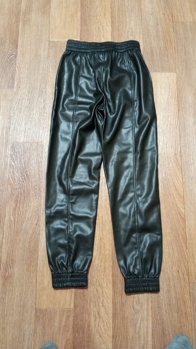 Штани брюки жіночі Bershka, XS