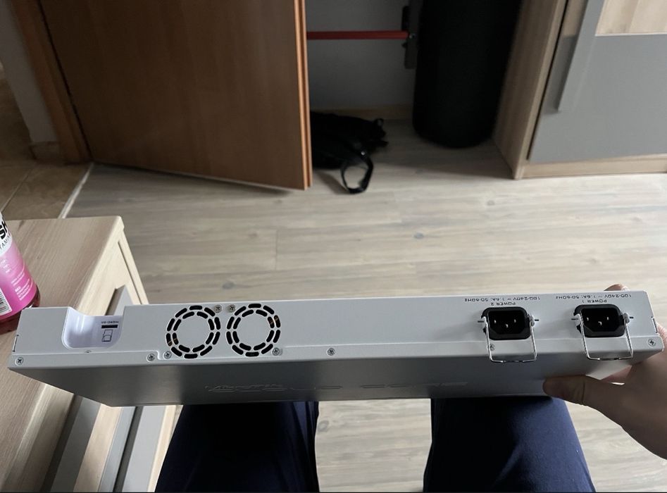 Router MikroTik Cloud Core