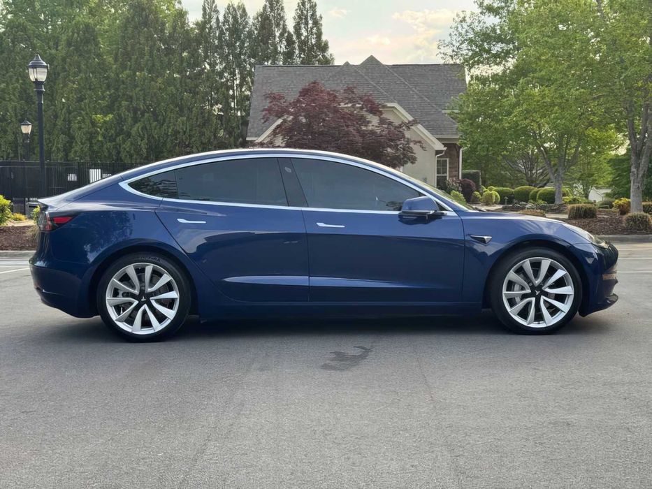 Tesla Model 3 Long Range      2018