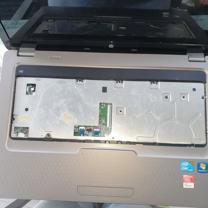 Display HP G62 testado sem anomalia, restantes peças sob consulta