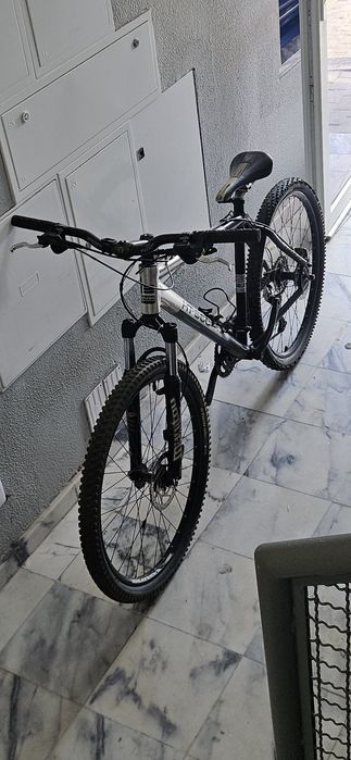 Bicicleta  Univega Alpina HT-560
BIKE Magazin

 · 10.05.2011