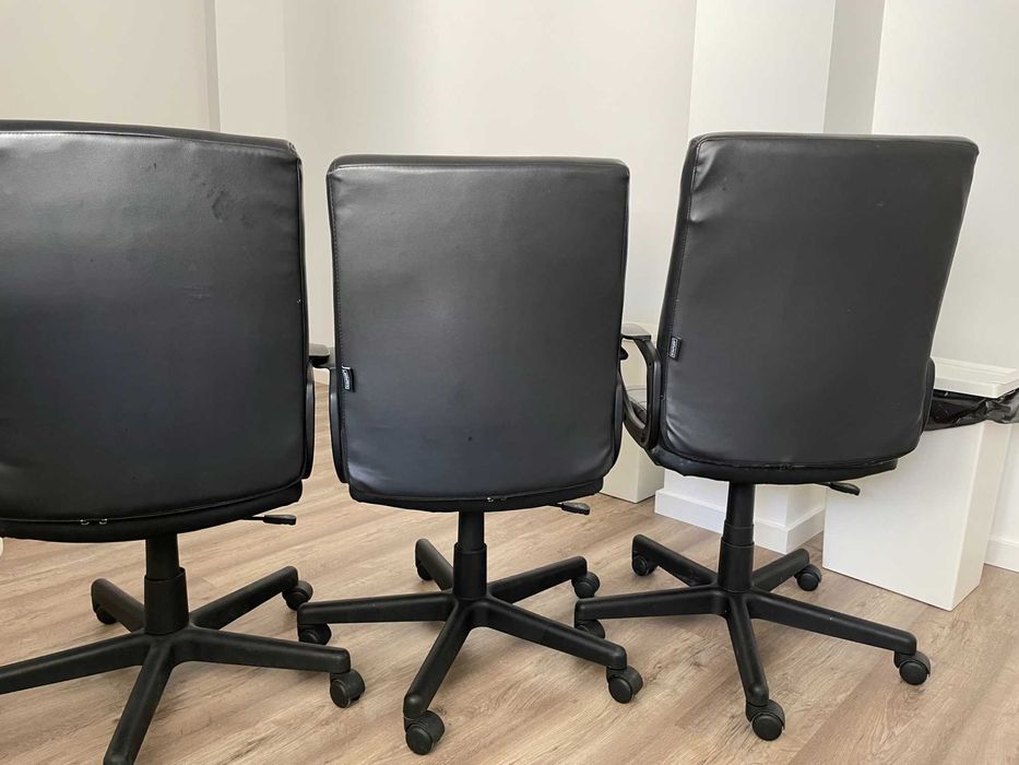 Cadeira Staples preta usada (20€) apenas 1 disponivel