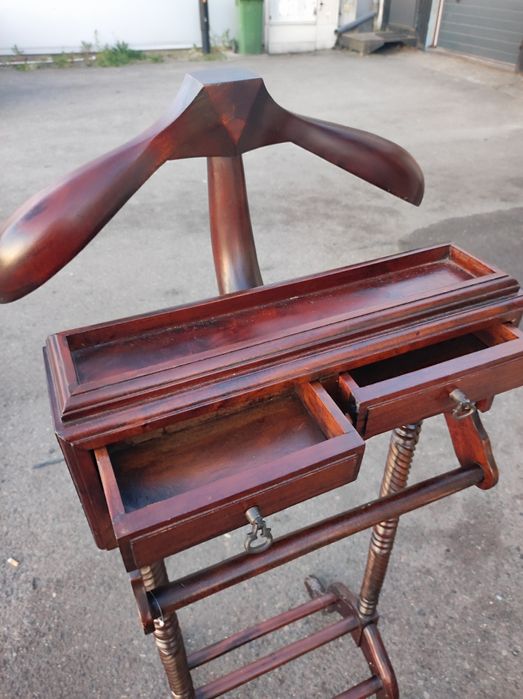 Dekoracyjny wieszak/lokaj