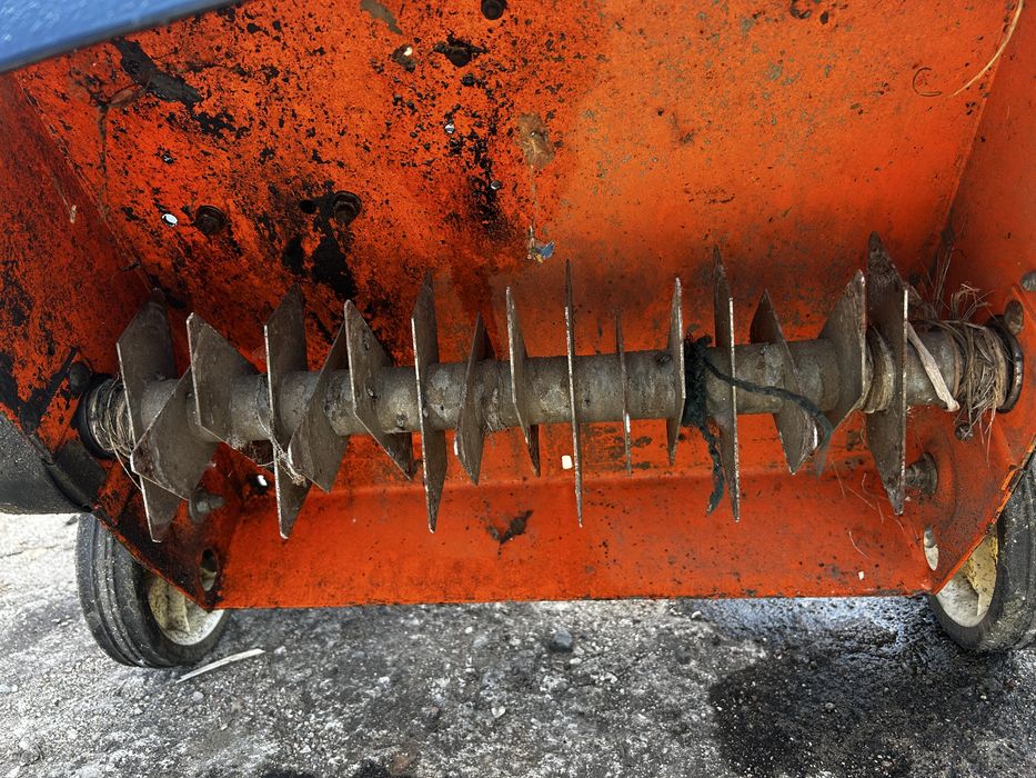 Wertykulator spalinowy