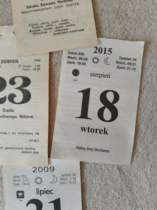 Oryginalna kartka z kalendarza rok od 1977 do 2025