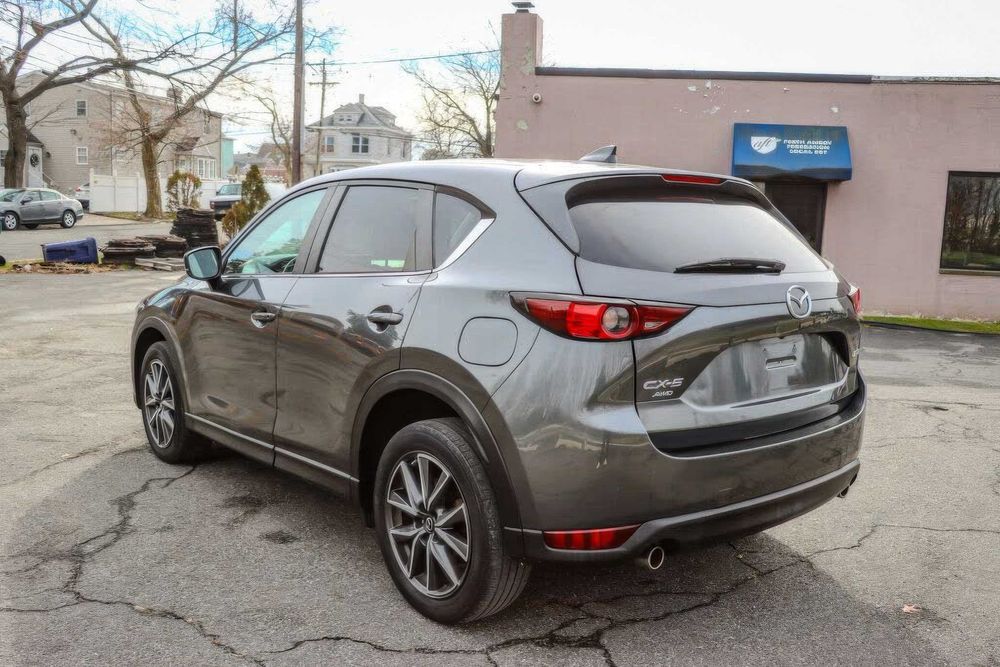 Mazda CX-5 Touring      2018