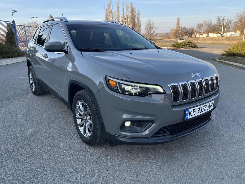 Jeep Cherokee 2019г Не бит Не фарбован Restaling