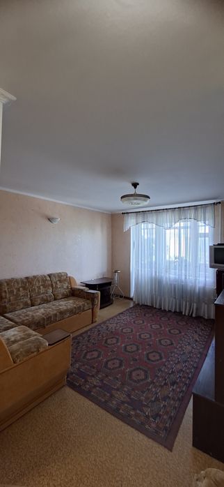 Трьох кімнатна квартира, 65 кв.м , центр міста, з меблями.