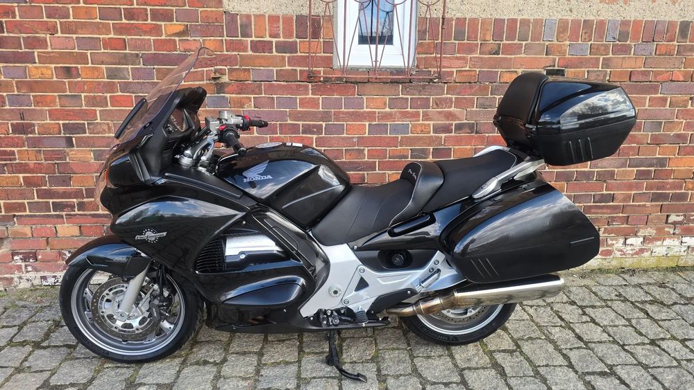 Honda ST 1300 PanEuropean//.2016r.// Pan European // bezwypadkowa // mały przeb