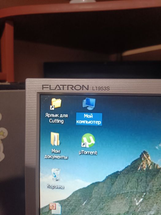 Монітор LG є 17є19 обидва справні добре зображення