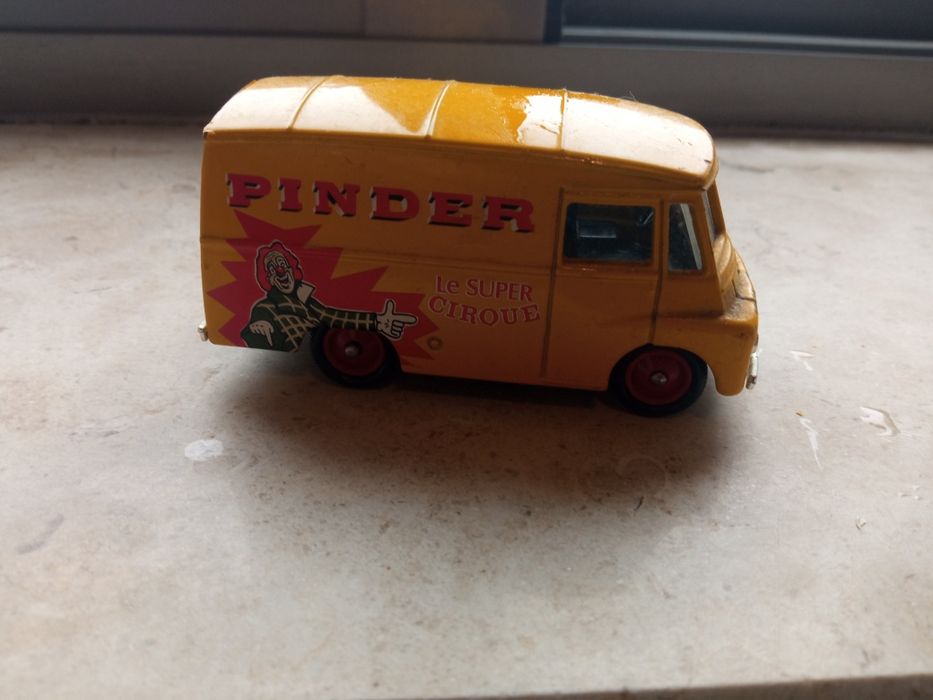 Van PINDER da Corgi