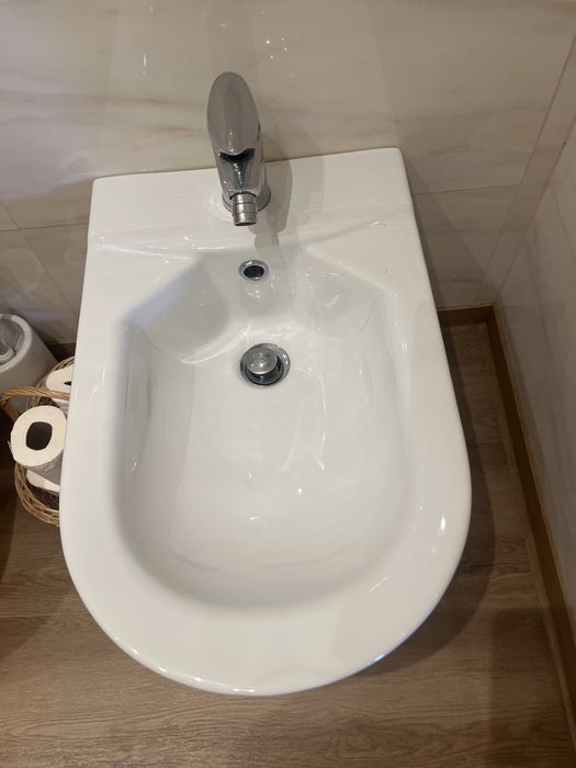Bidé suspenso - quase novo