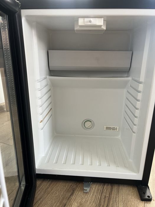 Продам маленький холодильник