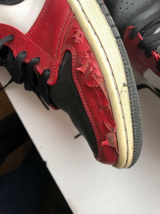 Air Jordan 1 Mid Chicago Black Toe