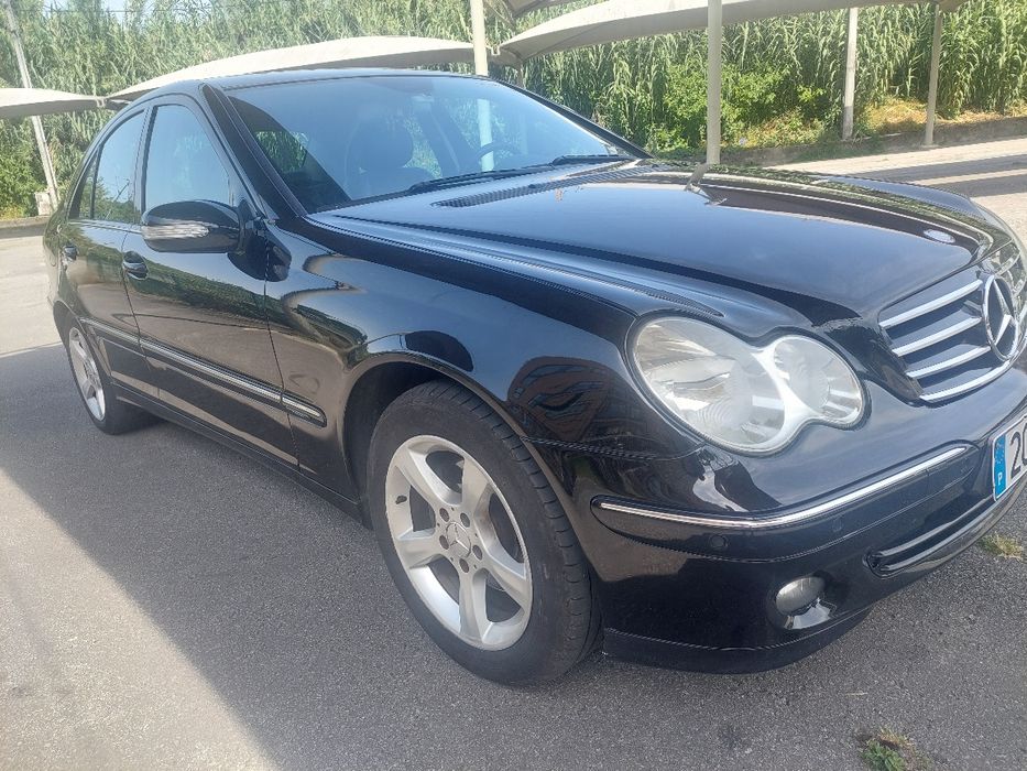 Vendo Mercedes  en ótimo estado de conservação  com caixa  automática