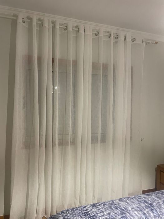 4 cortinas e varão