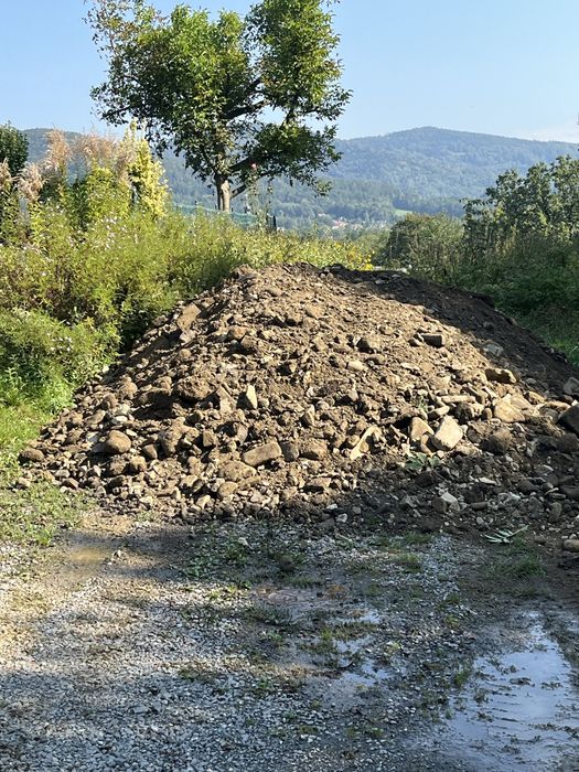 Pospółka (kamień i ziemia pod budowę drogi